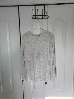 Old Navy Maternity & Nursing Long Sleeve Top – Size Large